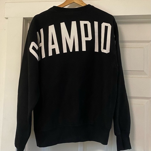 Champion Black Oversized Logo Sweatshirt - Picture 1 of 3